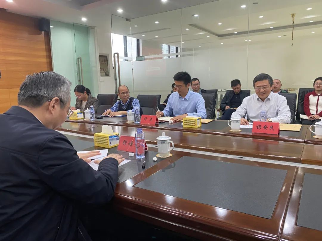 奉賢區(qū)人大常委會黨組書記、主任張培榮一行蒞臨上海山美股份開展“優(yōu)環(huán)境、穩(wěn)經濟”大走訪大調研